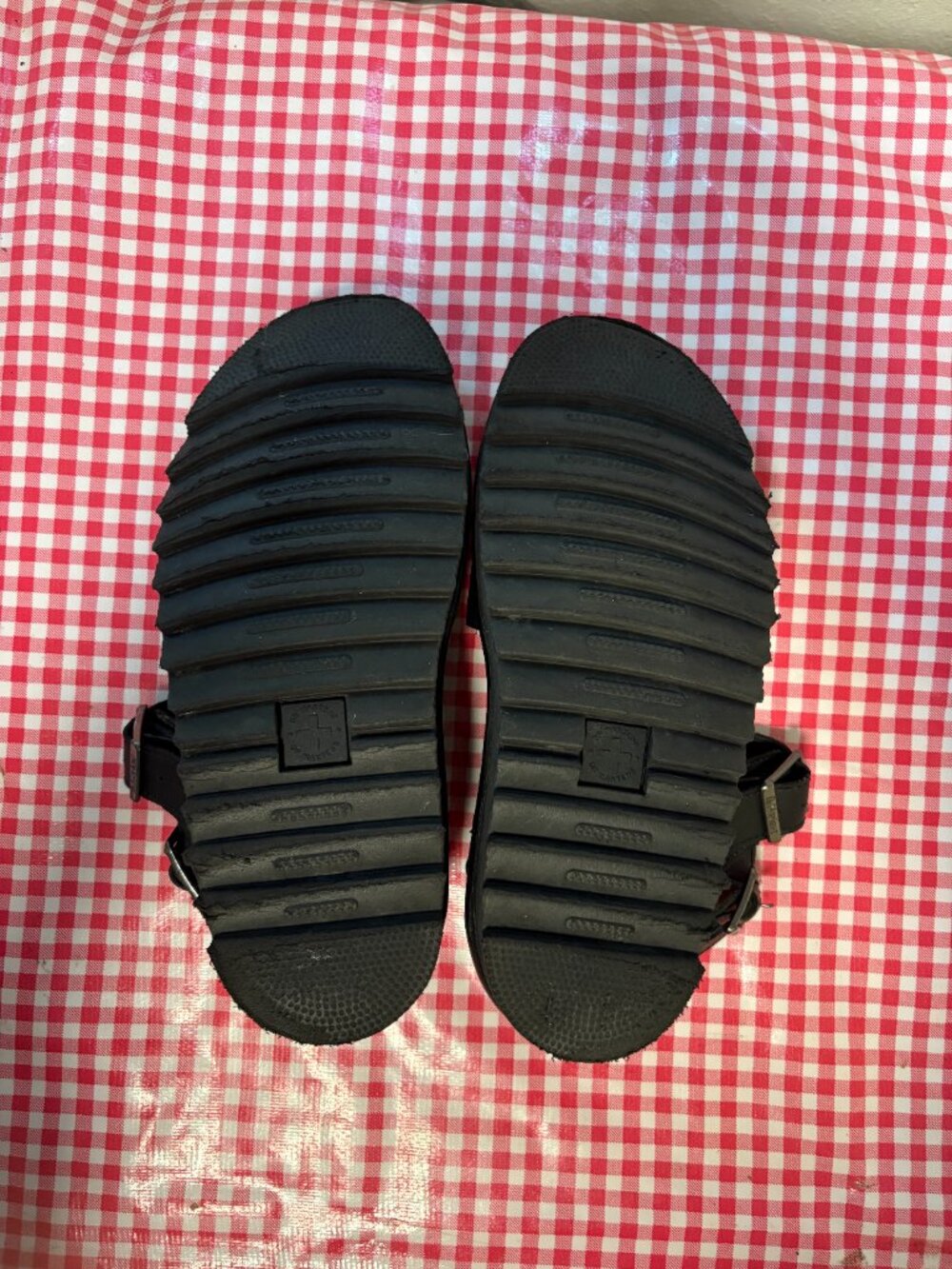 Doc Martens Black Voss Hydro Yellow Welt Stitching Sandals Size 7 - Picture 9 of 10
